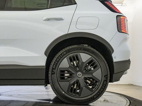 New 2026 Volvo EX30 Cross Country Ultra w/ Protection Package Premier image 11