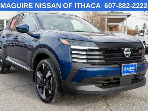 Used 2025 Nissan Kicks SR AWD/4WD image 4