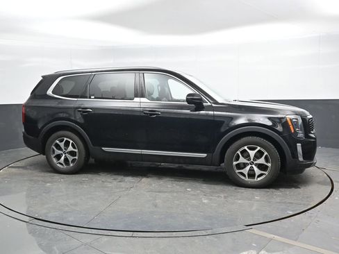Used 2021 Kia Telluride EX image 4