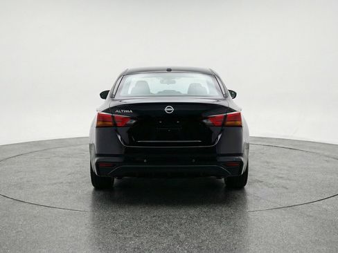 Used 2025 Nissan Altima 2.5 SV image 7