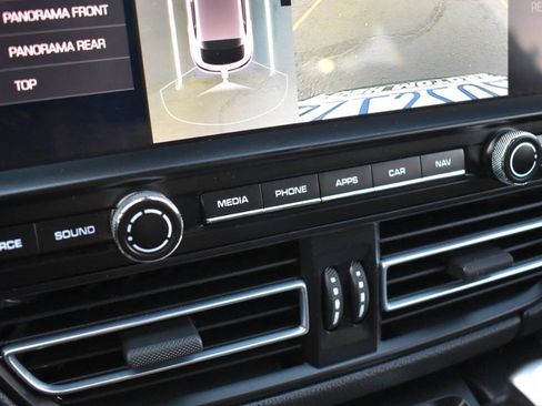 Used 2021 Porsche Macan AWD/4WD image 47