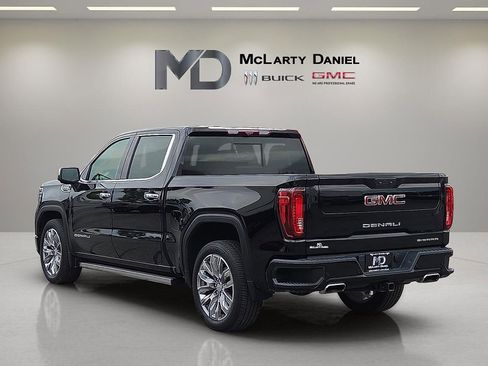 Used 2023 GMC Sierra 1500 Denali w/ Denali Reserve Package AWD/4WD image 4