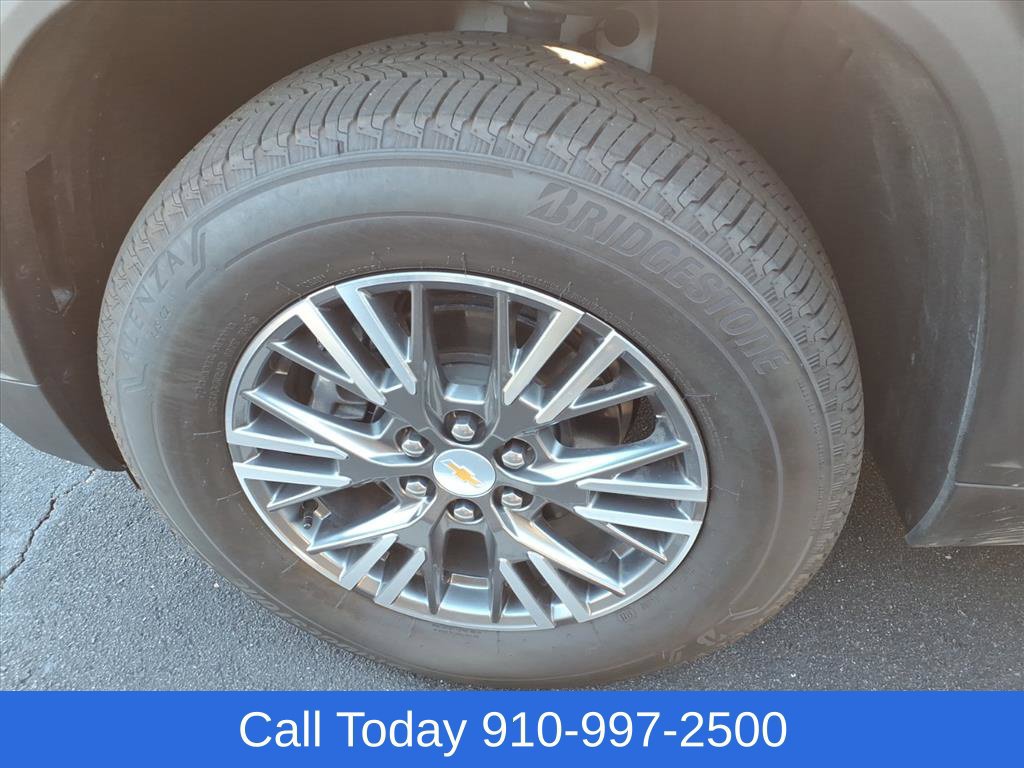 Used 2026 Chevrolet Traverse LT w/ Driver Confidence Package FWD image 8