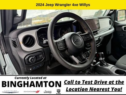 Used 2024 Jeep Wrangler Unlimited AWD/4WD image 11