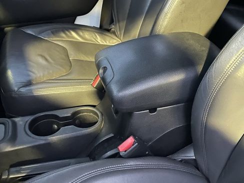 Used 2016 Jeep Wrangler Unlimited Rubicon w/ Dual Top Group image 33