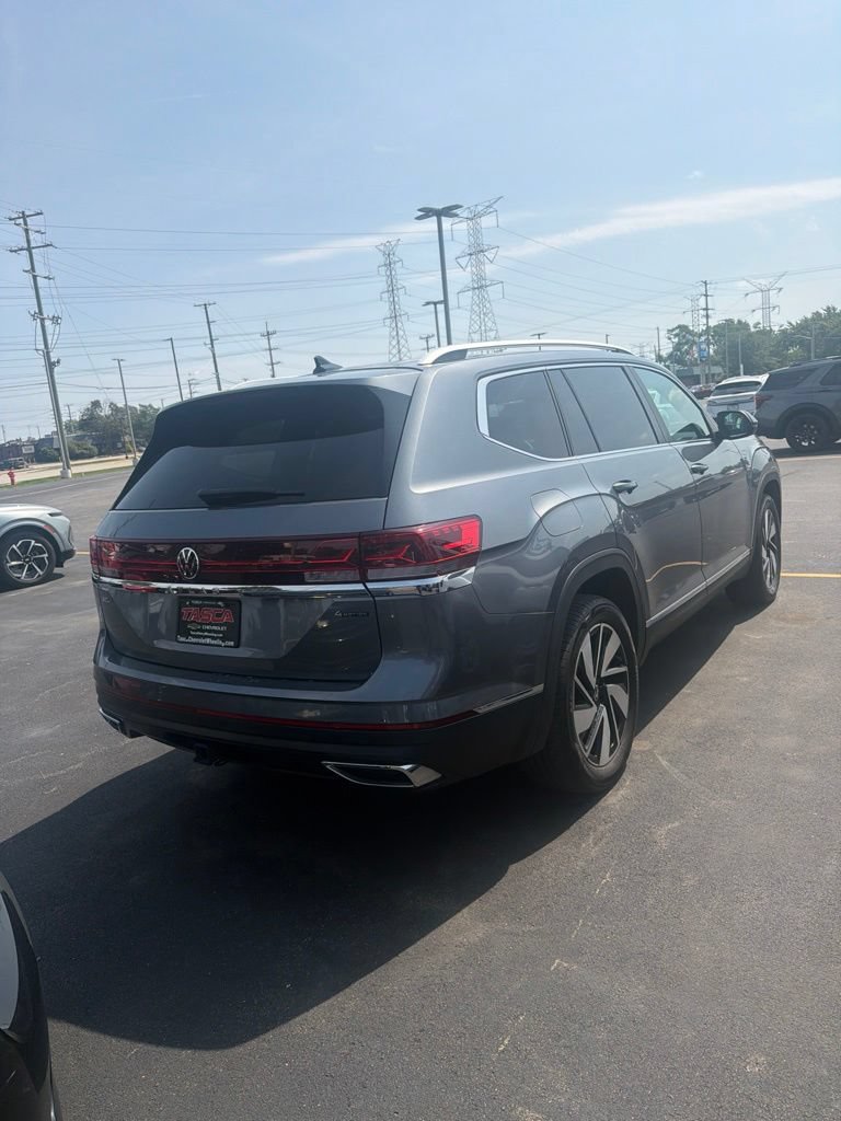 Used 2024 Volkswagen Atlas SEL AWD/4WD image 9