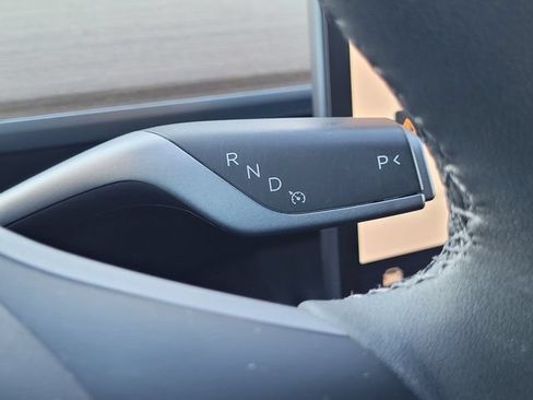 Used 2022 Tesla Model Y Long Range AWD/4WD image 13