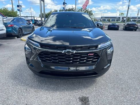 Used 2024 Chevrolet Trax RS FWD image 2