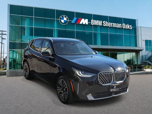 Used 2026 BMW X3 xDrive30i w/ Convenience Package AWD/4WD image 3