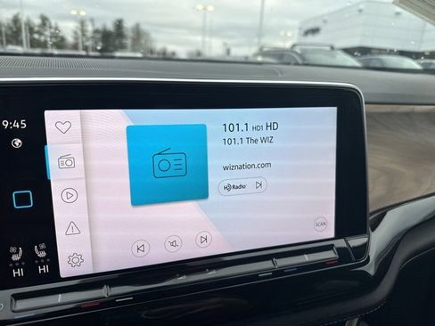 Used 2025 Volkswagen Atlas SE image 13