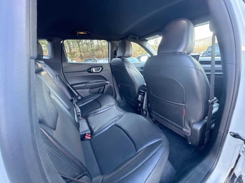 Used 2024 Jeep Compass Trailhawk image 14