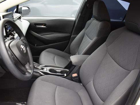 Used 2020 Toyota Corolla LE image 11
