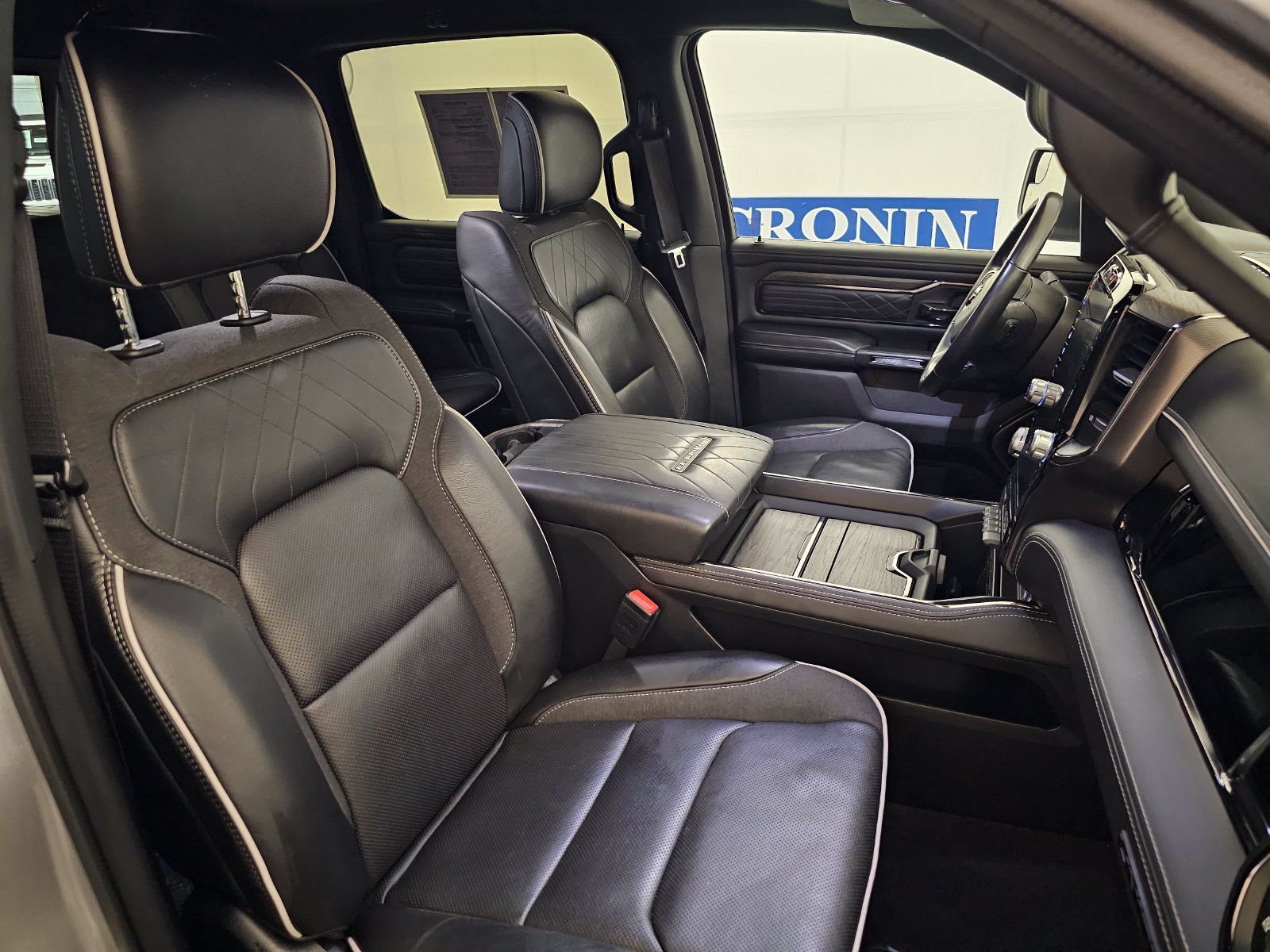 Used 2025 RAM 1500 Limited AWD/4WD image 25