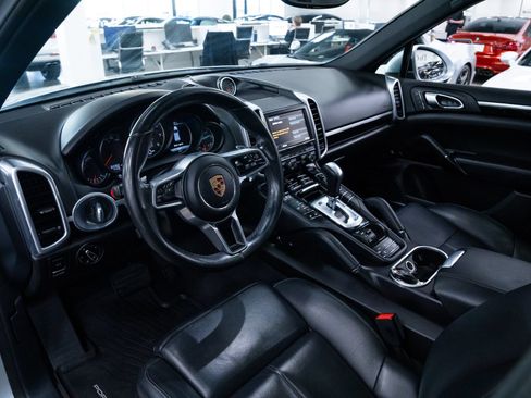 Used 2016 Porsche Cayenne AWD/4WD image 18