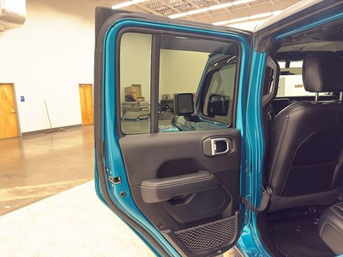 Used 2020 Jeep Wrangler Unlimited Sahara w/ Uconnect 4C Nav & Sound Group image 14