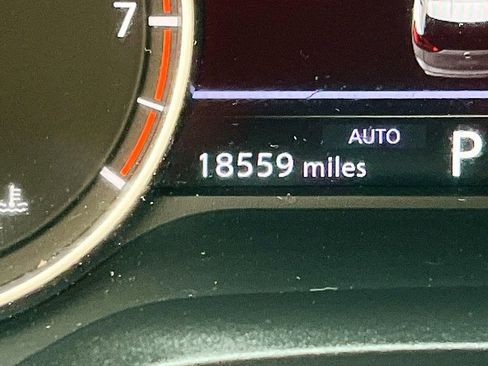 Used 2024 Nissan Rogue SV w/ SV Premium Package image 12