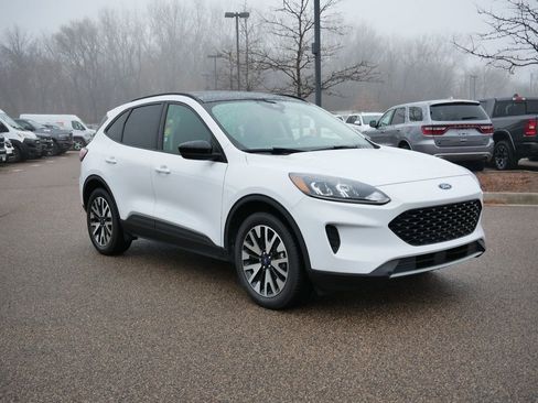 Used 2020 Ford Escape SE Sport image 44