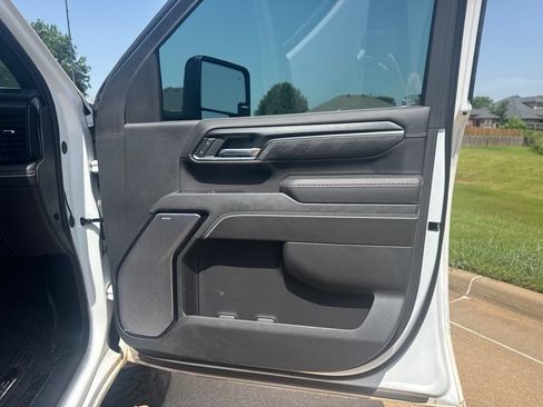 Used 2024 GMC Sierra 2500 AT4X AWD/4WD image 11