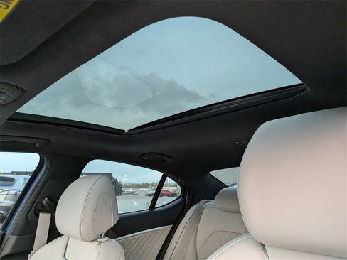 Used 2025 Genesis G70 3.3T Advanced w/ Sport Prestige Package image 27