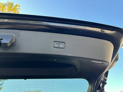 Used 2019 Audi Q8 Prestige w/ Luxury Package image 22