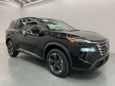 Used 2025 Nissan Rogue SV FWD image 8