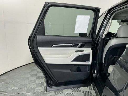 Used 2020 Kia Telluride S FWD image 24