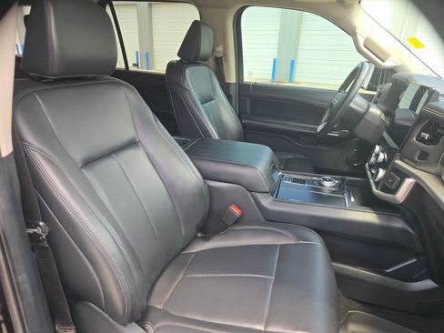 Used 2024 Ford Expedition Max XLT RWD image 28