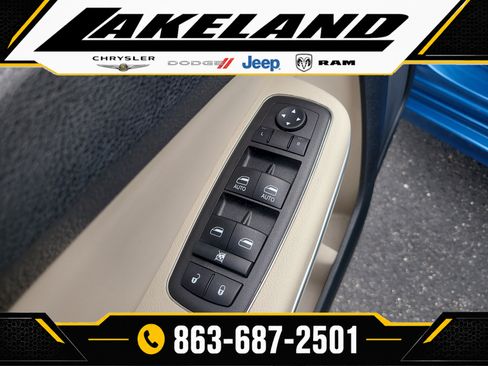 Used 2022 Chrysler 300 Touring L RWD image 16