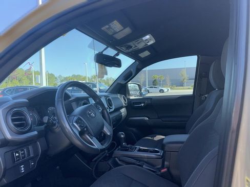 Used 2016 Toyota Tacoma TRD Off-Road w/ Towing Package image 6