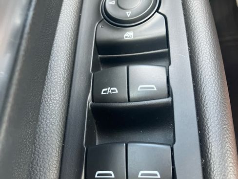 Used 2022 GMC Terrain SLE w/ Driver Convenience Package FWD image 11