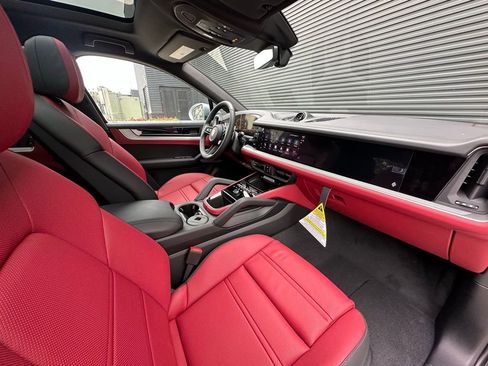 Used 2026 Porsche Cayenne E-Hybrid Coupe image 41