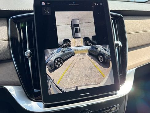 New 2026 Volvo XC90 B6 Plus w/ Protection Package Premier image 16