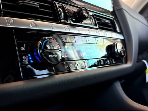 New 2026 Nissan Pathfinder Platinum w/ Cargo Package image 10