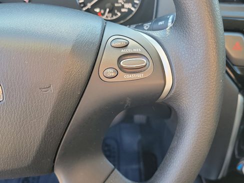 Certified 2020 Nissan Pathfinder S image 28