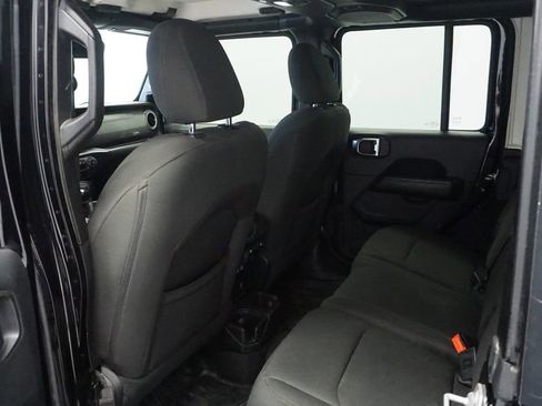 Certified 2018 Jeep Wrangler Unlimited Sahara image 26