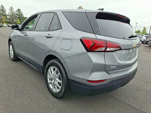 Used 2024 Chevrolet Equinox LS w/ LS Convenience Package FWD image 5