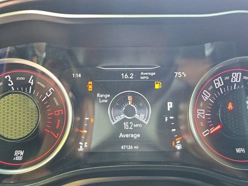 Used 2018 Dodge Challenger R/T RWD image 12