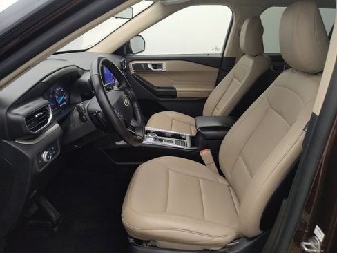 Used 2020 Ford Explorer XLT w/ Equipment Group 202A RWD image 17