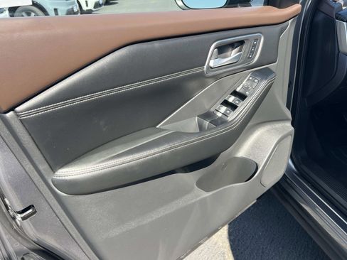 Used 2021 Nissan Rogue SL image 6