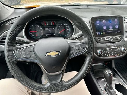 Used 2020 Chevrolet Malibu LT FWD image 14