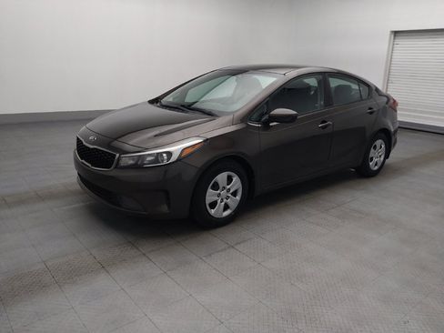 Used 2017 Kia Forte LX FWD image 2
