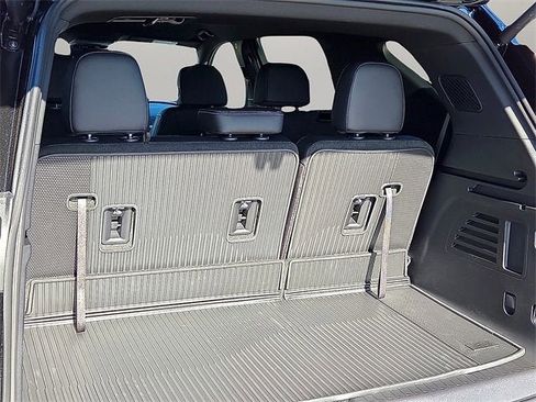 New 2026 Chevrolet Traverse LT w/ Enhanced Driving Package image 11