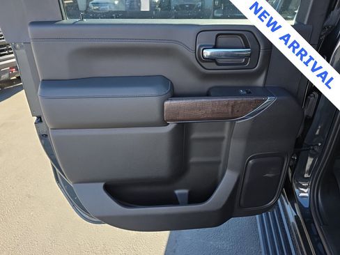 Used 2023 GMC Sierra 2500 Denali w/ Denali Ultimate Package image 50