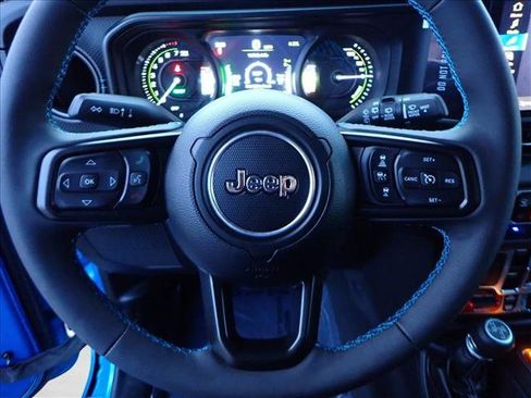 Used 2025 Jeep Wrangler Unlimited Rubicon 4xe image 12