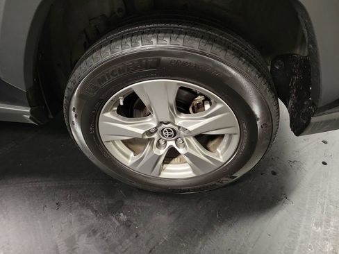Used 2024 Toyota RAV4 LE AWD/4WD image 10