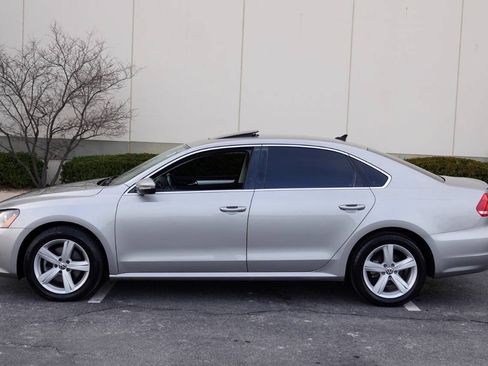 Used 2012 Volkswagen Passat TDI SE FWD image 12