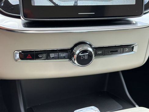 New 2026 Volvo XC90 B6 Ultra w/ Protection Package AWD/4WD image 16
