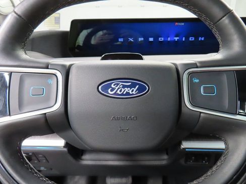 Used 2025 Ford Expedition Max Platinum w/ Platinum Ultimate Package image 63