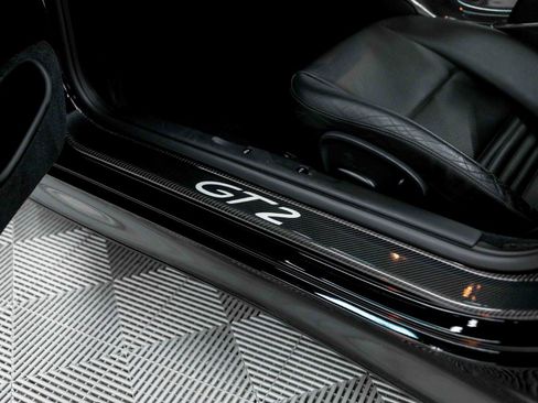 Used 2002 Porsche 911 GT2 RWD image 43