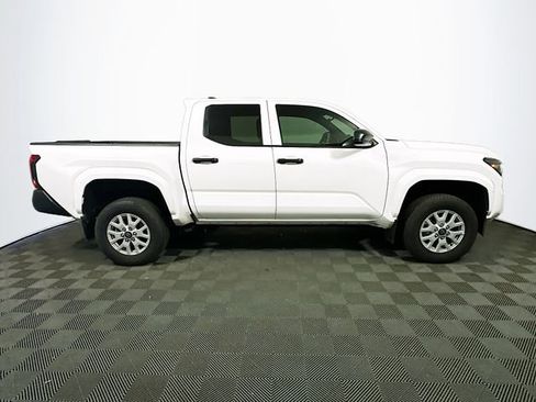 Used 2024 Toyota Tacoma SR image 9